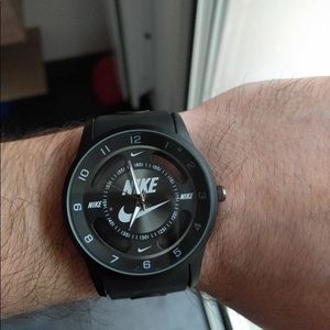 Black strap Nike watch!!